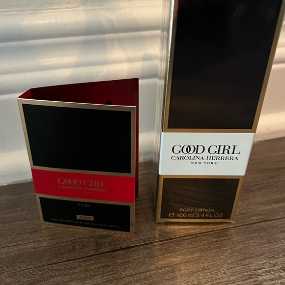 Carolina Herrera Good Girl Very Travel Set - Picture 5 of 6
